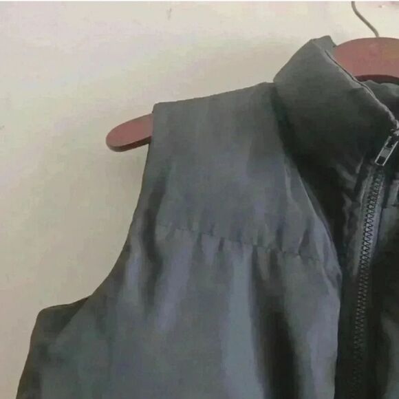 Black Puffer Vest - Picture 2 of 12